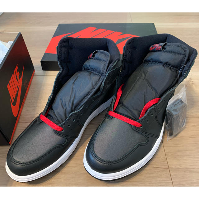 【新品】NIKE AIR JORDAN 1 HIGH Black/Gym Red