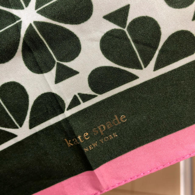 kate spade new york(ケイトスペードニューヨーク)のケイトスペード　ノベルティ折畳み傘 レディースのファッション小物(傘)の商品写真