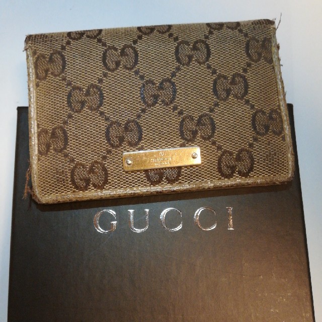 Gucci - グッチGucci 定期入れ箱付きの通販 by ネズコ's ホーム🏡｜グッチならラクマ