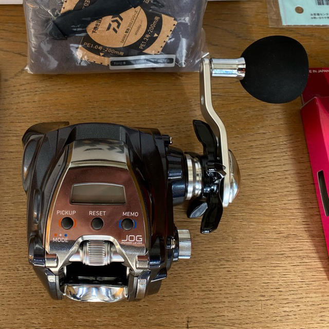 新品】ダイワ 電動リール レオブリッツ 200J オマケ付 ※右ハンドル 新品】ダイワ 電動リール レオブリッツ 200J オマケ付 ※右ハンドル