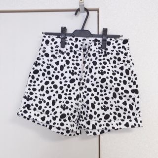 ウィゴー(WEGO)の美品♡WEGO ダルメシアン柄ショートパンツ　ディズニー(ショートパンツ)