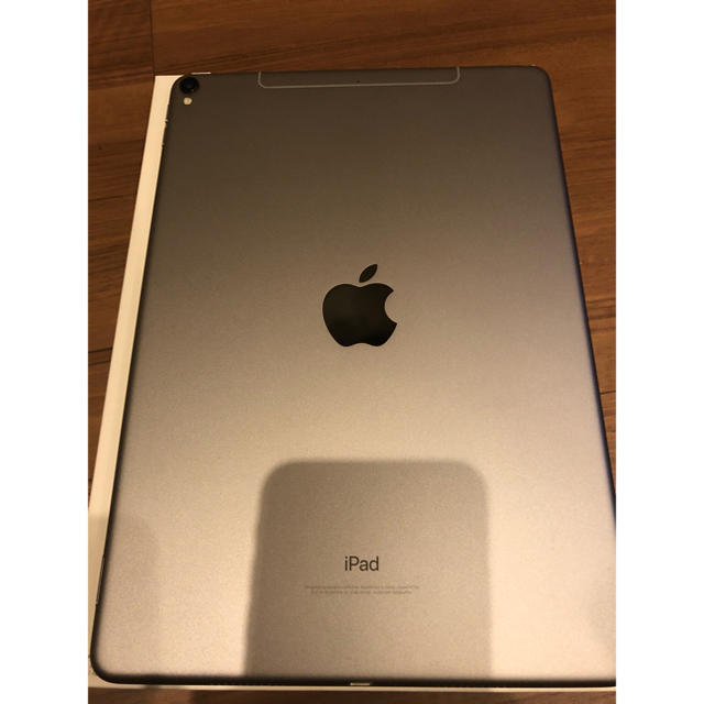 iPad(アイパッド)の【新同】iPad Pro 10.5 256G Wi-Fi ＋cellular スマホ/家電/カメラのPC/タブレット(タブレット)の商品写真