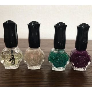 アナスイ(ANNA SUI)のANNA SUI　ネイルカラー　ミニサイズ4本セット(マニキュア)