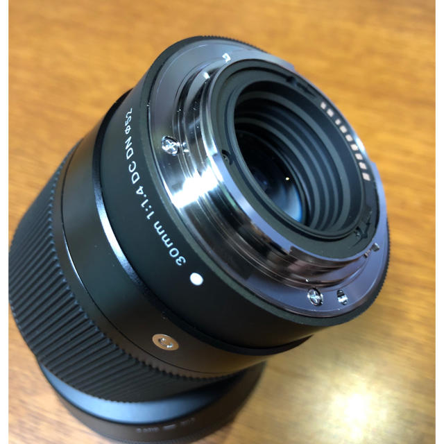 SIGMA 30mm F1.4 DC DN Contemporary 2