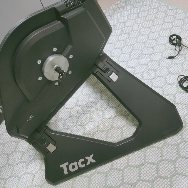 Tacx NEO Smart T2800 スマートトレーナーその他