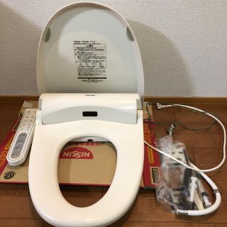 トウシバ(東芝)の送料込！温水洗浄便座 東芝 SCS-S300 瞬間式(その他)