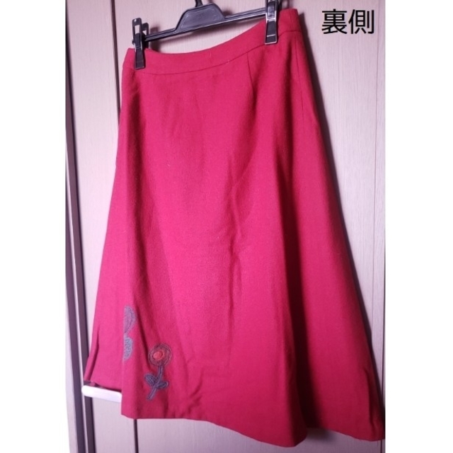 Jocomomola(ホコモモラ)のホコモモラ　刺繍入りレッドウールロングスカート レディースのスカート(ロングスカート)の商品写真