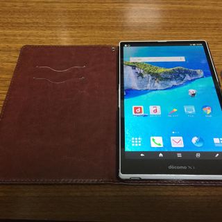 アクオス(AQUOS)のdocomo AQUOS PAD 白ロム カバー付(タブレット)