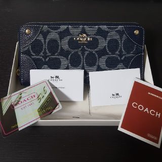 コーチ(COACH)の【新品】コーチ　長財布　シグネチャー柄　ラウンドファスナー(財布)