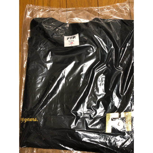 Supreme(シュプリーム)のFUCK THE POPULATION FTP 10 YEAR LOGO TEE メンズのトップス(Tシャツ/カットソー(半袖/袖なし))の商品写真