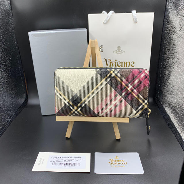 Vivienne Westwood(ヴィヴィアンウエストウッド)の即購入OK大人気ヴィヴィアン ウエストウッド　　チェック柄　長財布 レディースのファッション小物(財布)の商品写真