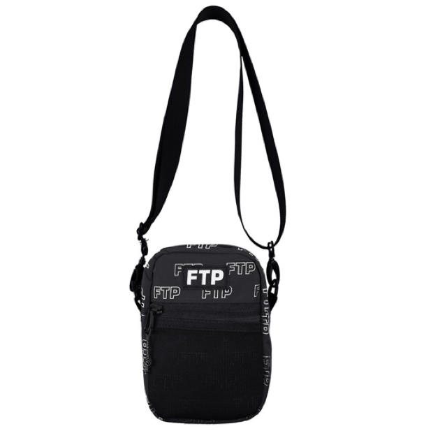 UNDEFEATED(アンディフィーテッド)のFUCK THE POPULATION FTP LOUTLINESIDE BAG メンズのバッグ(ショルダーバッグ)の商品写真