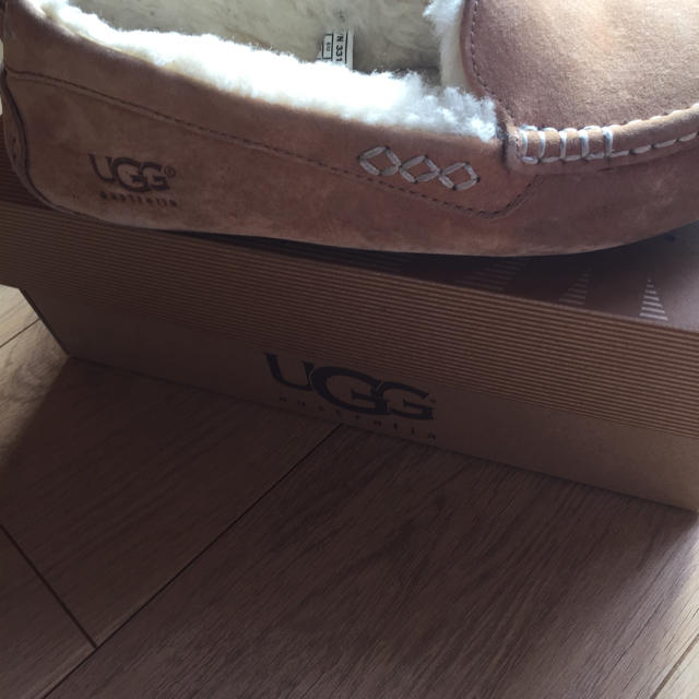 UGG(アグ)のハム谷ぷに様ご専用　UGG アンスレーモカシン　 レディースの靴/シューズ(スリッポン/モカシン)の商品写真