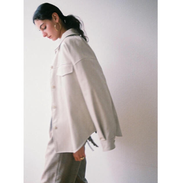 CLANE FAKE LEATHER SHIRT BLOUSON WHITE レディースのジャケット/アウター(ブルゾン)の商品写真