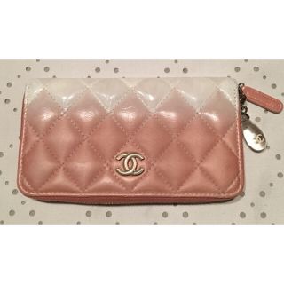 シャネル(CHANEL)のシャネル❤️レアチャーム付きコンパクト財布  25番(財布)