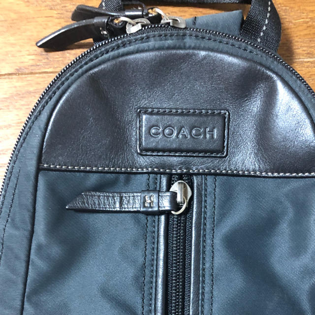 COACH(コーチ)のCOACH ショルダーバック　黒　ナイロン メンズのバッグ(ショルダーバッグ)の商品写真