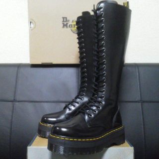 ドクターマーチン(Dr.Martens)の【極美品】Dr.Martens BRITAIN UK5 黒 厚底 20ホール(ブーツ)