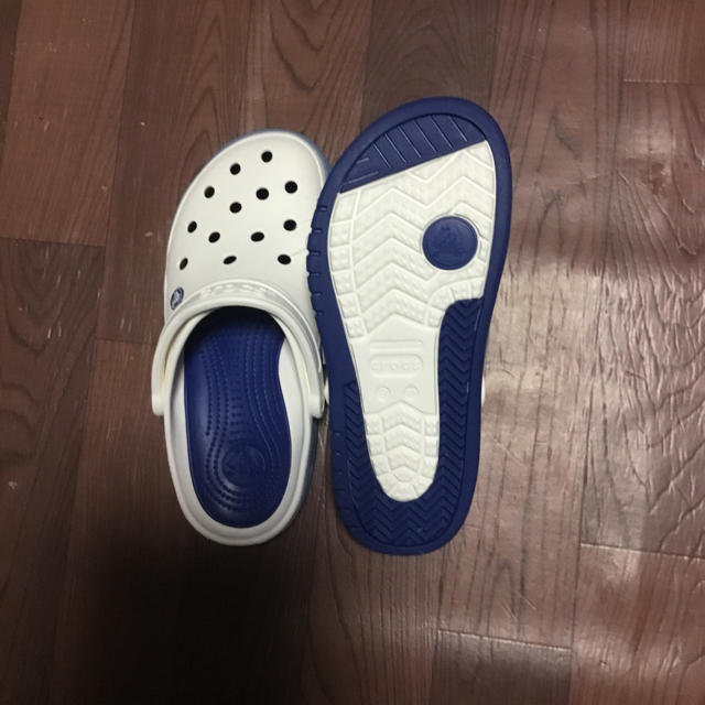 crocs(クロックス)のクロックス 26cm ホワイト ブルー フロントコート クロッグ メンズの靴/シューズ(サンダル)の商品写真