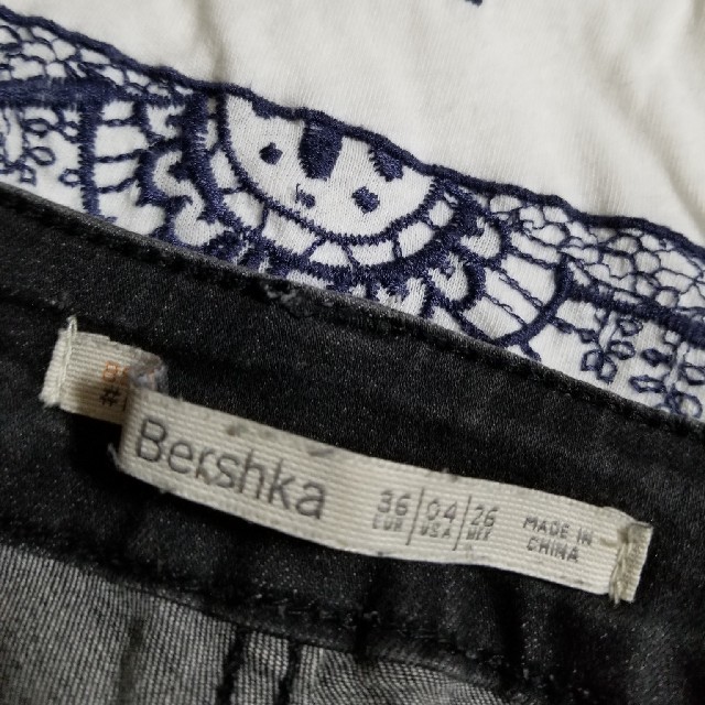 Bershka(ベルシュカ)のHOLLISTER　Bershka　ｽｷﾆｰ レディースのパンツ(スキニーパンツ)の商品写真