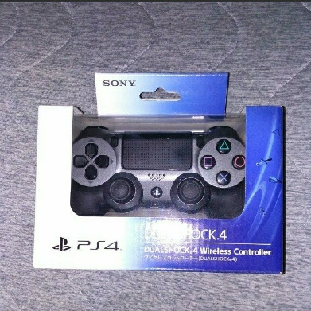 PlayStation4(プレイステーション4)のPS4コントローラー限定色スチールブラック エンタメ/ホビーのゲームソフト/ゲーム機本体(その他)の商品写真