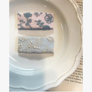 ボンポワン(Bonpoint)のミナペルホネン  刺繍スクエアピン  パッチンピン　チェックアンドストライプ  (その他)