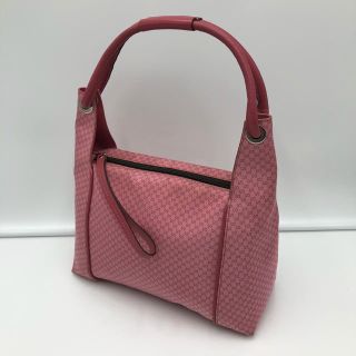 グッチ(Gucci)のグッチ　GGナイロン　ショルダーバック　ピンク(ハンドバッグ)