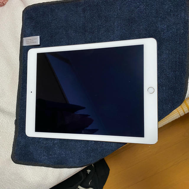 【メール便不可】 iPad - iPad Air2 32GB シルバー タブレット 【メール便不可】 iPad - iPad Air2 32GB シルバー タブレット