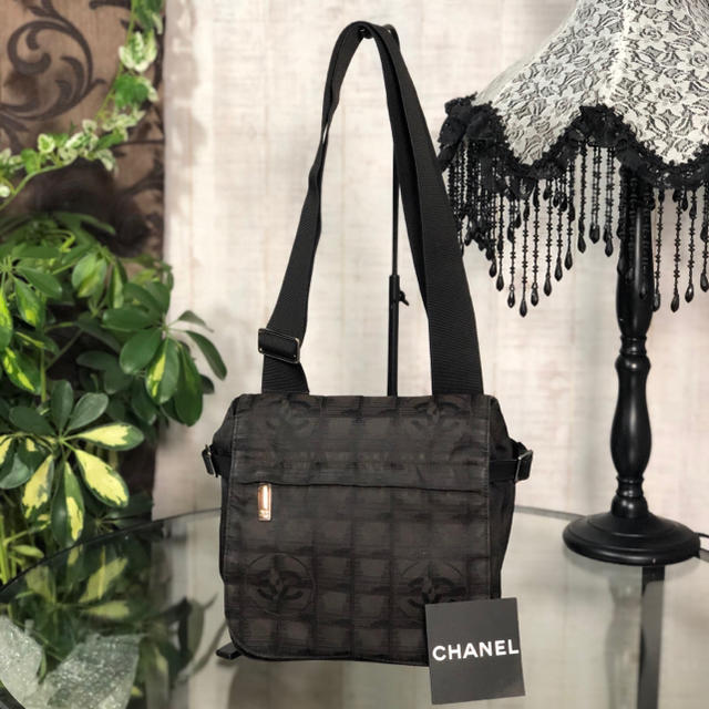 横22cm縦22cmマチ7cmCHANEL ニュートラベルライン　ショルダーバッグ　斜め掛け　シャネル