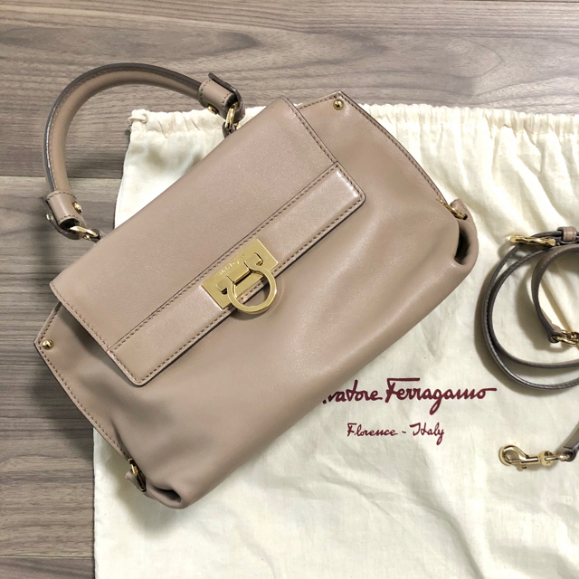 Salvatore Ferragamo(サルヴァトーレフェラガモ)の[ ferragamo ] ソフィア バッグ 2way レディースのバッグ(ハンドバッグ)の商品写真