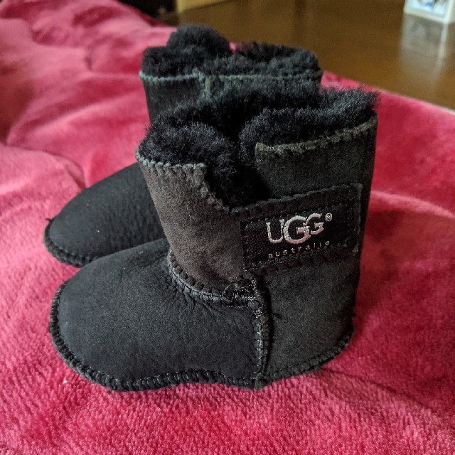 UGG(アグ)の再値下げ！UGG ムートンブーツ キッズ/ベビー/マタニティのベビー靴/シューズ(~14cm)(ブーツ)の商品写真