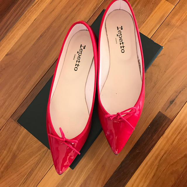 repetto(レペット)のレペット ブリジット 38.5 美品 repetto BRIGITTE red レディースの靴/シューズ(バレエシューズ)の商品写真