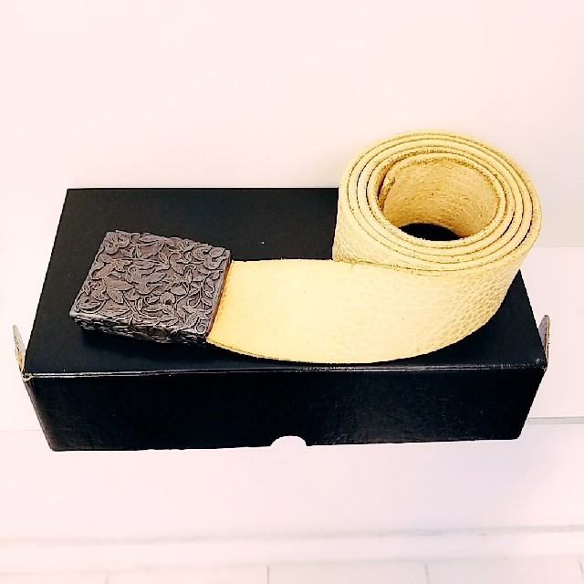 Ugo Cacciatoriベルト | www.innoveering.net