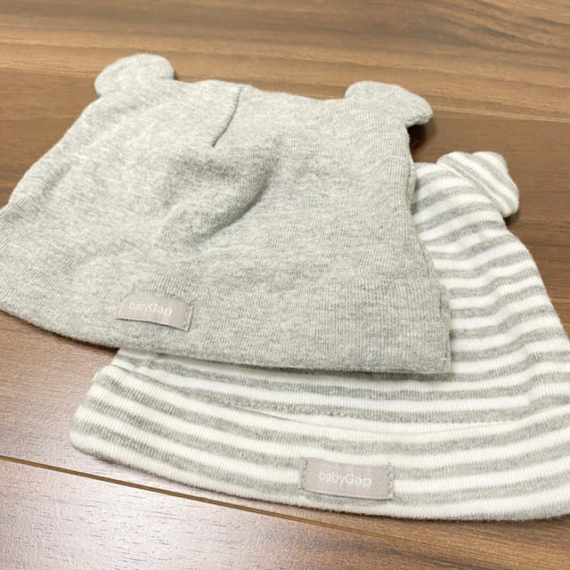 babyGAP(ベビーギャップ)の未使用！GAP フェイバリット ニット ベアハット 2枚組 グレー キッズ/ベビー/マタニティのこども用ファッション小物(帽子)の商品写真