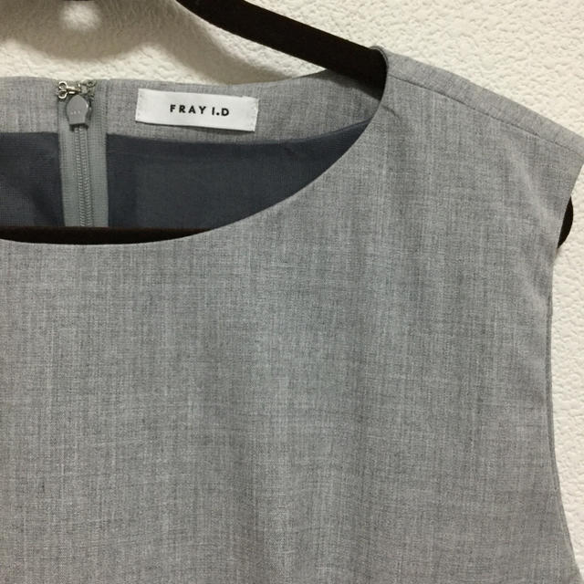 FRAY I.D(フレイアイディー)の専用【美品】FRAY I.D ノースリーブシャツ レディースのトップス(シャツ/ブラウス(半袖/袖なし))の商品写真