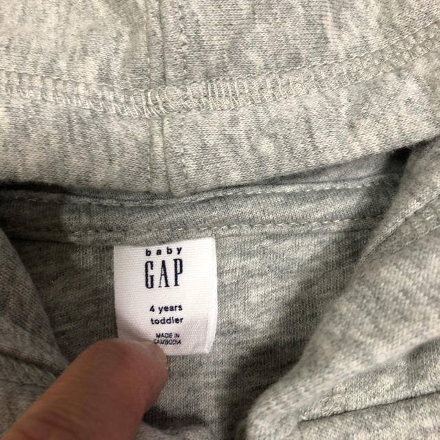 GAP(ギャップ)のcapパーカー 105センチ　専用です キッズ/ベビー/マタニティのキッズ服男の子用(90cm~)(Tシャツ/カットソー)の商品写真