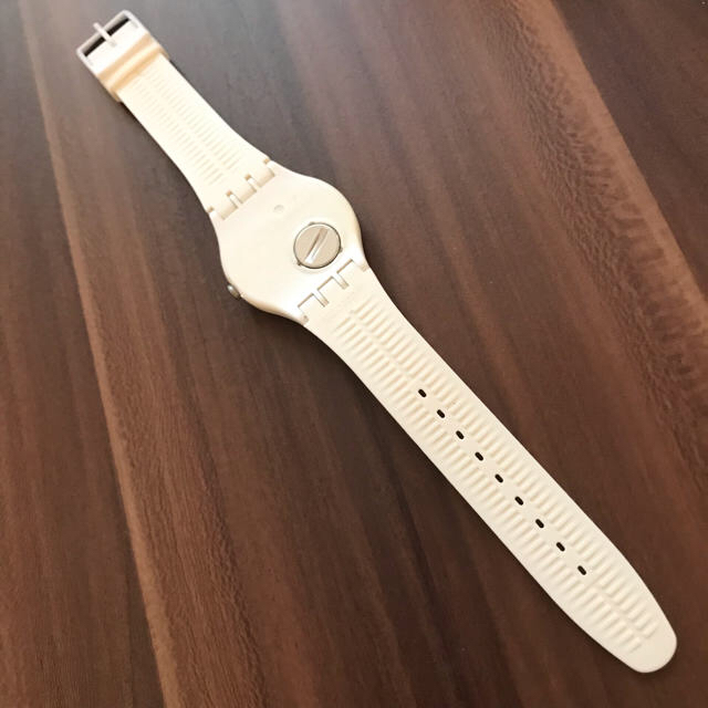 swatch(スウォッチ)のスウォッチ 時計 白 レディースのファッション小物(腕時計)の商品写真