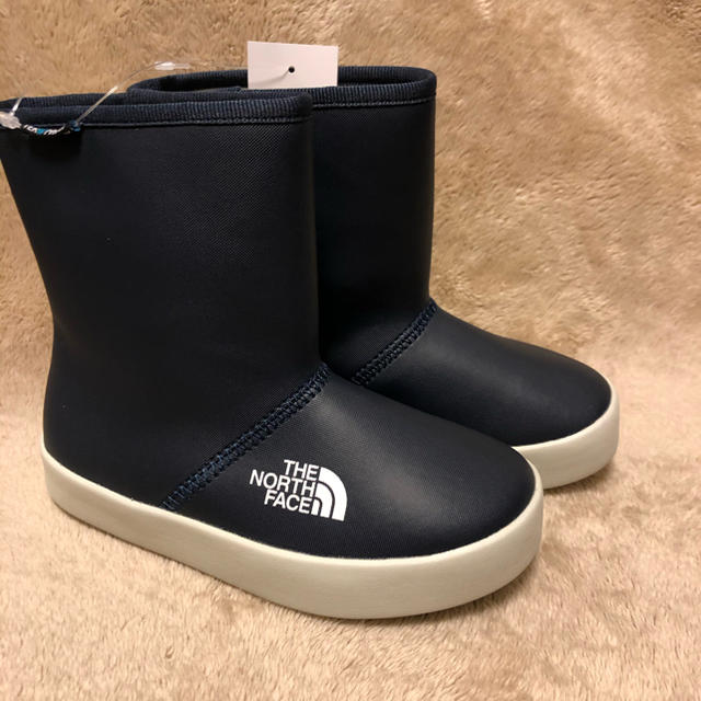 THE NORTH FACE(ザノースフェイス)の新品。未使用。ノースフェイス　ベースキャンプブーティ　19cm キッズ/ベビー/マタニティのキッズ靴/シューズ(15cm~)(ブーツ)の商品写真