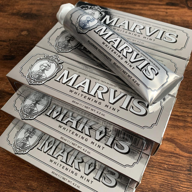 MARVIS(マービス)の新品・正規品 MARVIS 歯磨き粉 ホワイトニングミント 3本セット コスメ/美容のオーラルケア(歯磨き粉)の商品写真