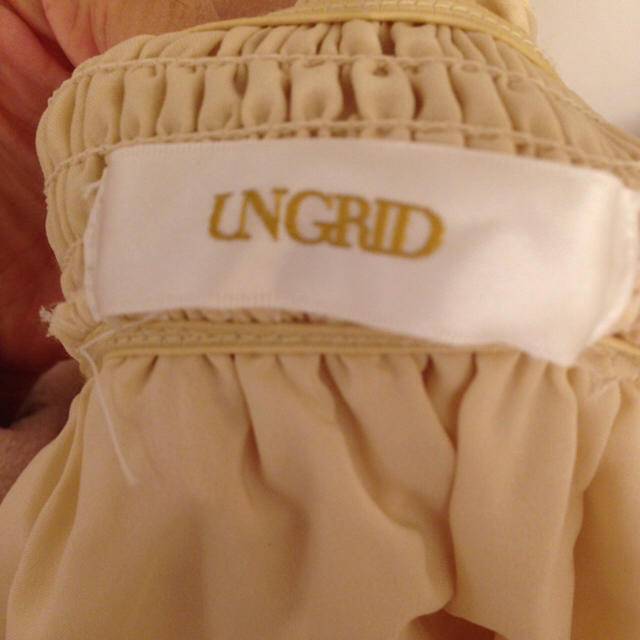 Ungrid(アングリッド)のUNGRID 膝丈チュールスカート レディースのスカート(ひざ丈スカート)の商品写真