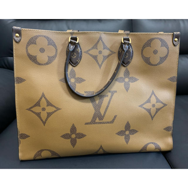 LOUIS VUITTON(ルイヴィトン)のルイヴィトン　オンザゴーGM トートバッグ レディースのバッグ(トートバッグ)の商品写真