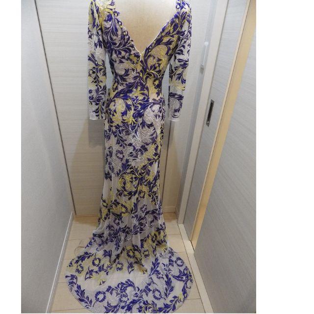 TADASHI SHOJI(タダシショウジ)のTadashi Shoji　タダシショージ　刺繍とラインストーンが豪華なロングド レディースのフォーマル/ドレス(ロングドレス)の商品写真