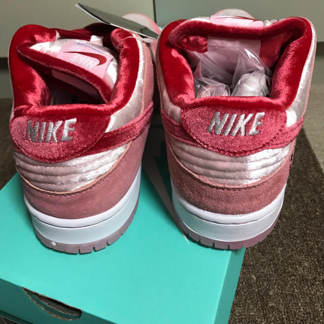 NIKE(ナイキ)のNike SB Dunk Low Pro strange love メンズの靴/シューズ(スニーカー)の商品写真