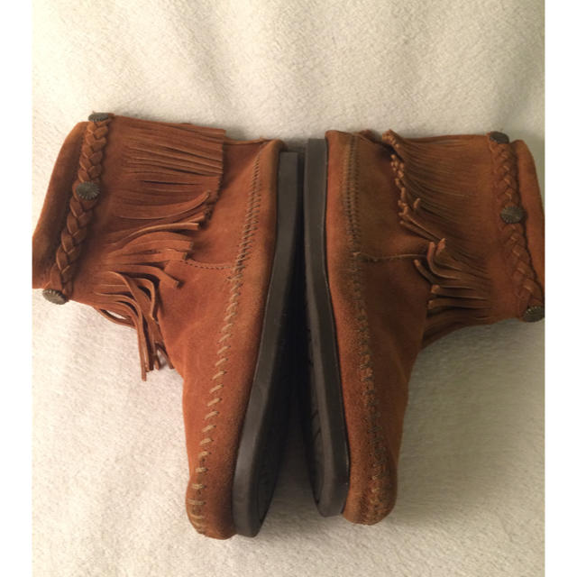 Minnetonka(ミネトンカ)のミネトンカ ショートブーツ フリンジブーツ レディースの靴/シューズ(ブーツ)の商品写真
