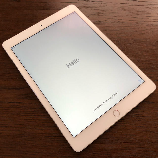 美品　iPad Air2 16G wi-fiセルラー(au) シルバー