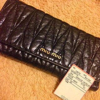 ミュウミュウ(miumiu)のmiumiu 長財布(財布)