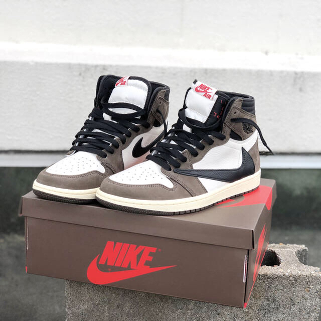 TRAVIS SCOTT× NIKE AIR JORDAN 1