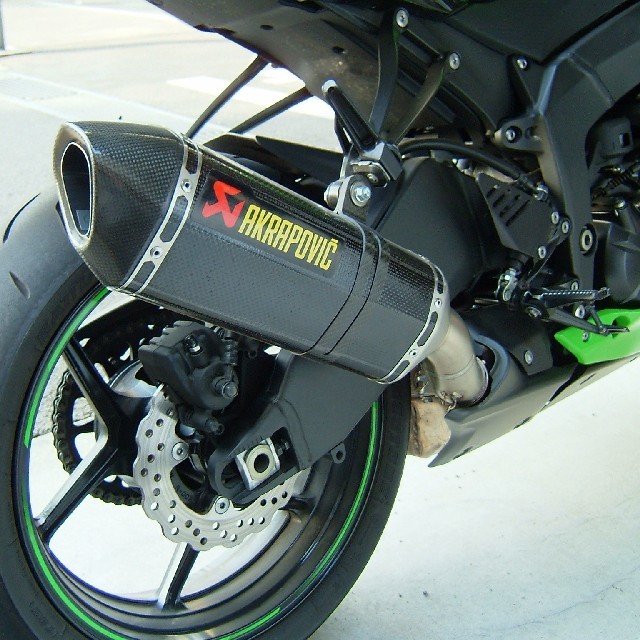 AKRAPOVIC スリップオン ZX-6R(2009)の通販 by のりのり's shop｜ラクマ