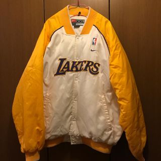 ナイキ(NIKE)のNIKE レイカーズ  NBA (ナイロンジャケット)