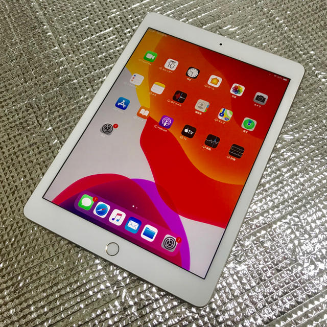 iPad(アイパッド)のiPad Pro 9.7インチ Wi-Fi + Cellularモデル ゴールド スマホ/家電/カメラのPC/タブレット(タブレット)の商品写真