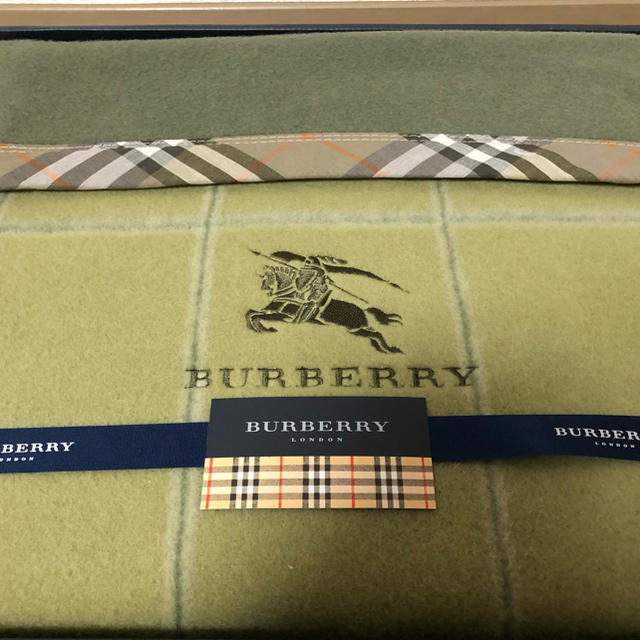 BURBERRY(バーバリー)のバーバリー　ウール100％毛布 インテリア/住まい/日用品の寝具(毛布)の商品写真